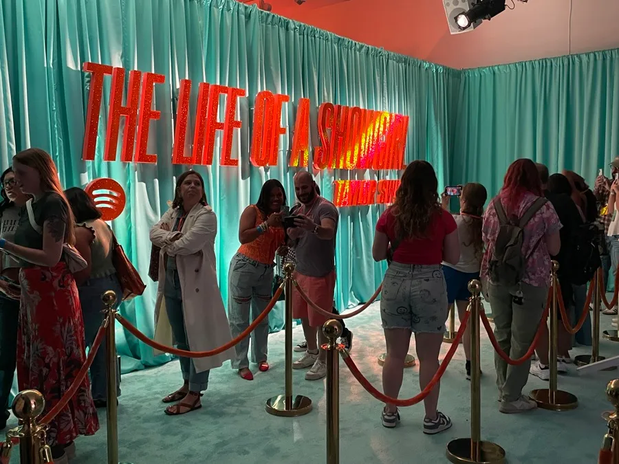 Dónde las swifties de DC celebran la era “Showgirl”